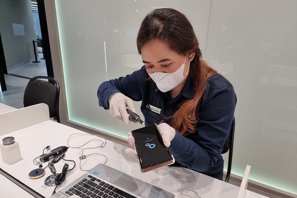 Pertama di Indonesia, Samsung Multi Experience Store Dibuka di Senayan Park Mall 3 Layanan customer care - Samsung Multi Experience Store